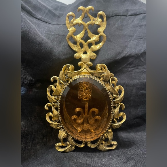 VTG. ORMOLU HOLLYWOOD REGENCY
AMBER BEVELED GLASS FILIGREE
PERFUME BOTTLE 10"x5" - Picture 2 of 8